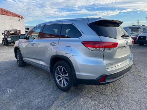 2018 Toyota Highlander SE