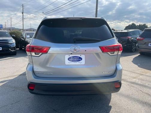 2018 Toyota Highlander SE