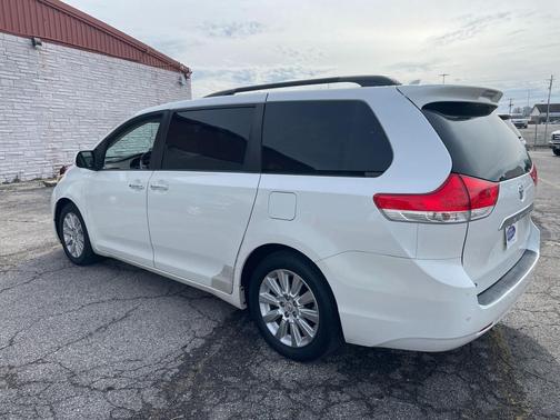 2012 Toyota Sienna XLE