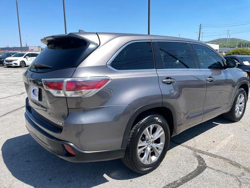 Predawn Gray Mica 2016 Toyota Highlander LE Plus