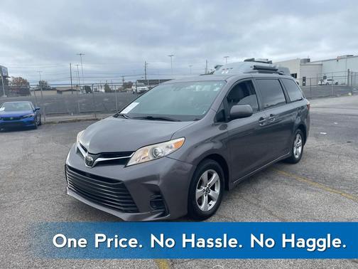 2018 Toyota Sienna LE