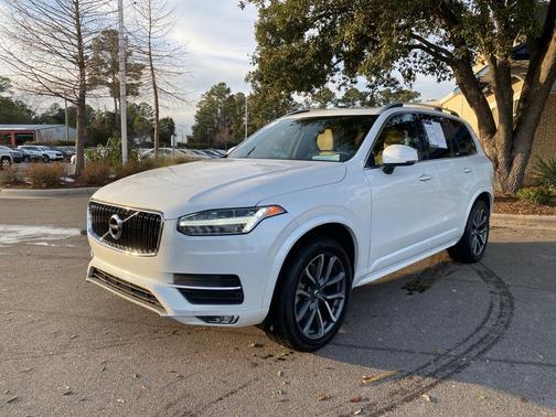 2019 Volvo XC90 T6 Momentum