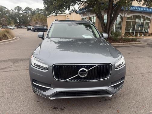 2017 Volvo XC90 T6 Momentum
