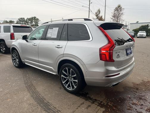 2017 Volvo XC90 T5 Momentum