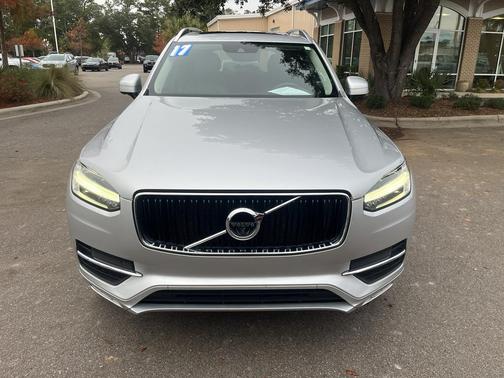 2017 Volvo XC90 T5 Momentum