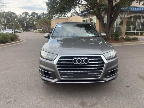 Graphite Gray Metallic 2018 Audi Q7 3.0T Premium Plus