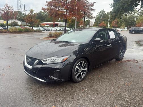 2022 Nissan Maxima SV