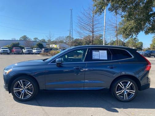 2021 Volvo XC60 T5 Momentum