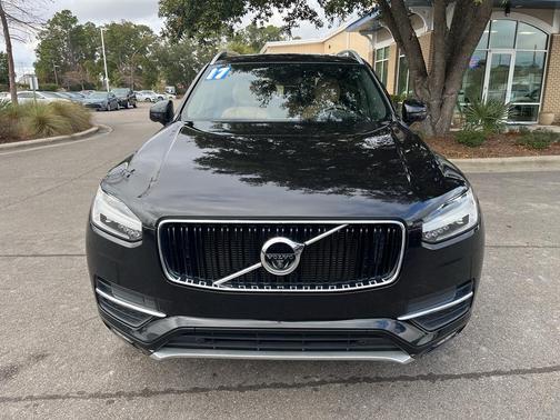 2017 Volvo XC90 T6 Momentum
