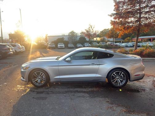 2016 Ford Mustang EcoBoost Premium