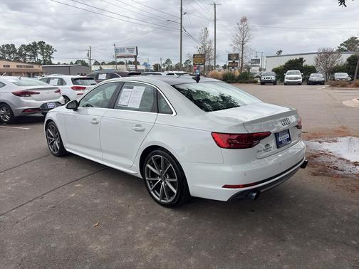 2017 Audi A4 2.0T Prestige