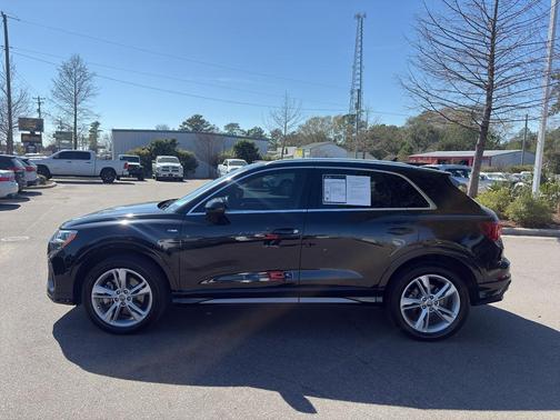 Mythos Black Metallic 2020 Audi Q3 45 S line Premium