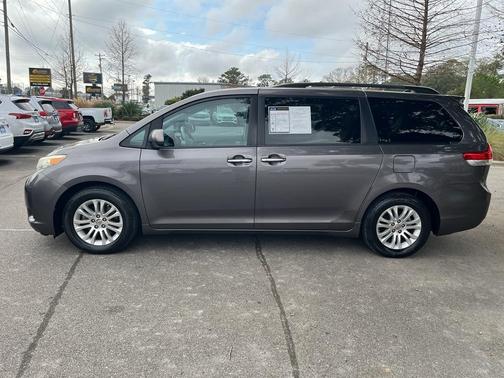 2012 Toyota Sienna XLE