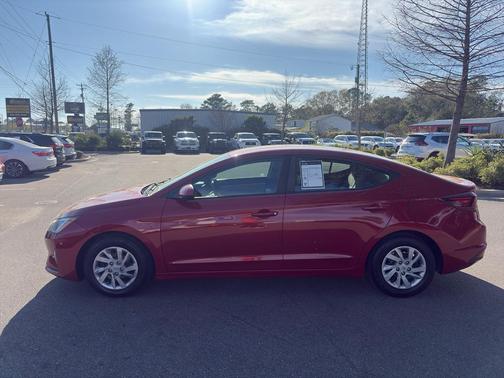 2020 Hyundai ELANTRA SE