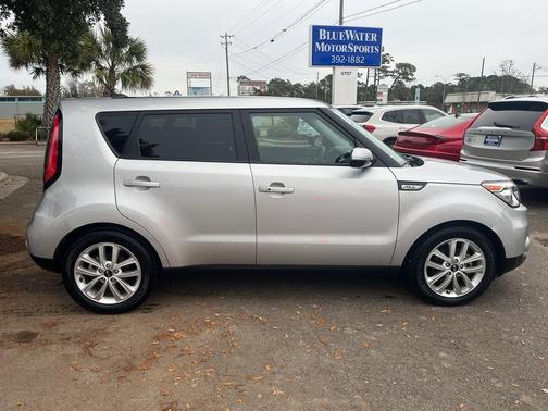 2017 Kia Soul +
