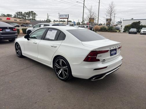 2019 Volvo S60 T6 R-Design