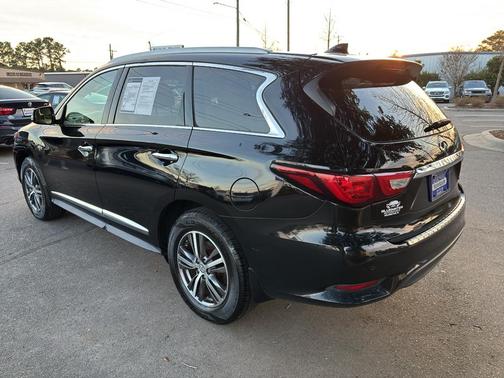 2017 INFINITI QX60 Base