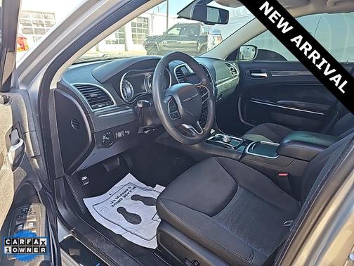 2022 Chrysler 300 Touring