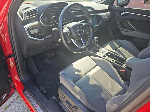 Tango Red Metallic 2020 Audi Q3 45 S line Prestige