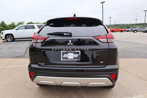 Labrador Black Pearl 2026 Mitsubishi Eclipse Cross SE
