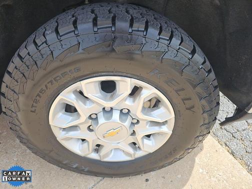 Summit White 2025 Chevrolet Silverado 2500 LT