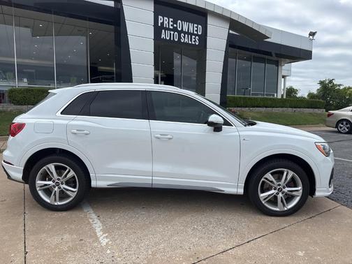 2021 Audi Q3 45 S line Premium