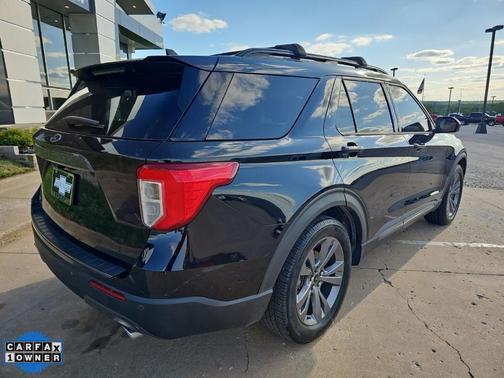 Black Metallic 2022 Ford Explorer XLT