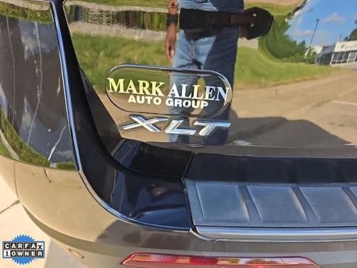 Black Metallic 2022 Ford Explorer XLT