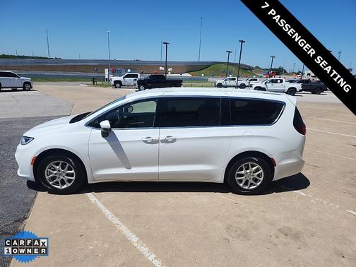 2023 Chrysler Pacifica Touring-L