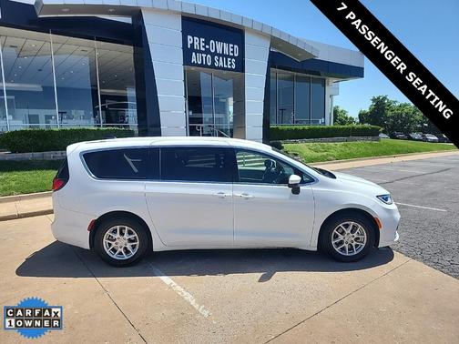 2023 Chrysler Pacifica Touring-L