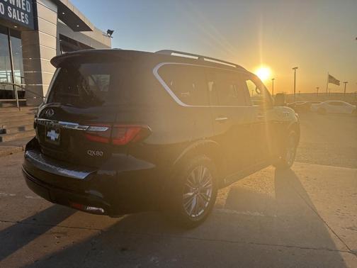 2021 INFINITI QX80 Luxe