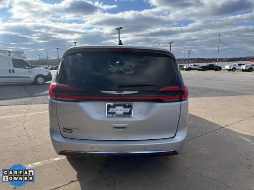 2024 Chrysler Pacifica Touring-L