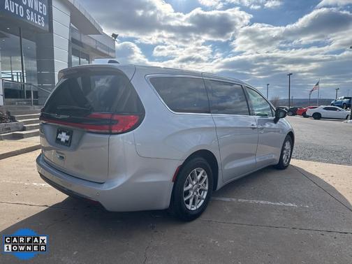 2024 Chrysler Pacifica Touring-L