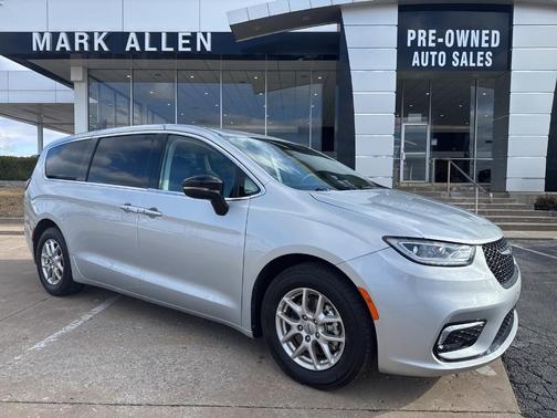 2024 Chrysler Pacifica Touring-L