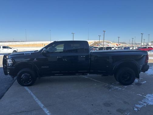 2022 RAM 3500 Laramie