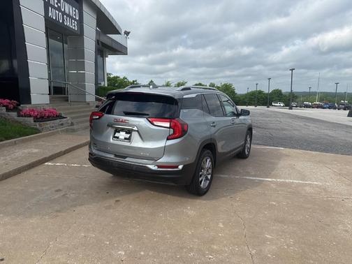 2023 GMC Terrain SLT