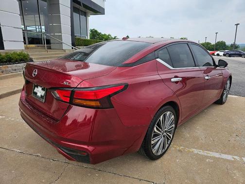 Scarlet Ember 2023 Nissan Altima 2.5 SL