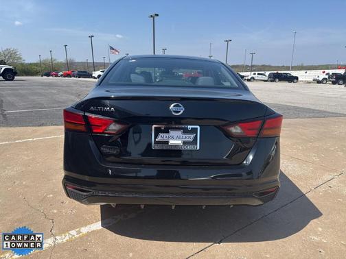 Super Black Clearcoat 2022 Nissan Altima 2.5 S