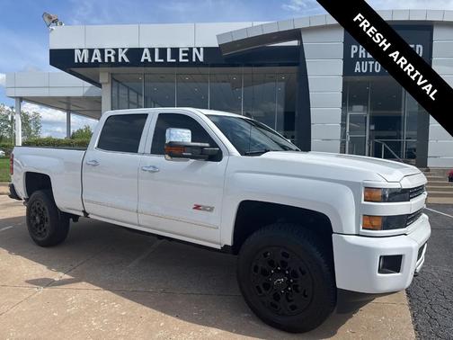 Summit White 2018 Chevrolet Silverado 2500 LTZ