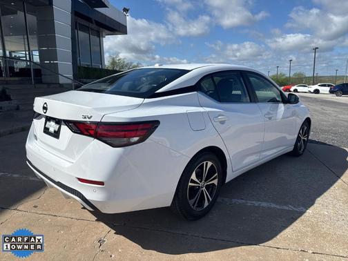Cloud White 2022 Nissan Sentra SV