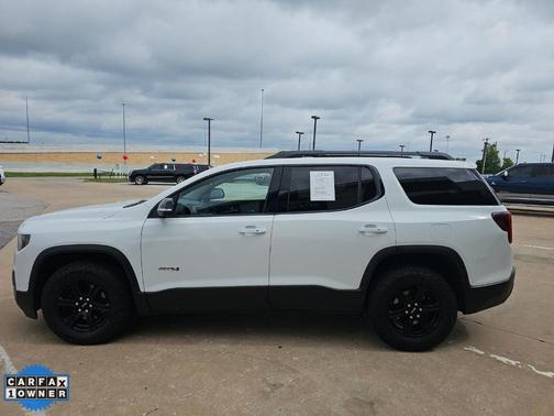 Summit White 2023 GMC Acadia AT4