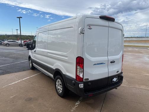 2023 Ford E-Transit Base
