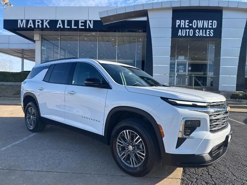 2025 Chevrolet Traverse LT