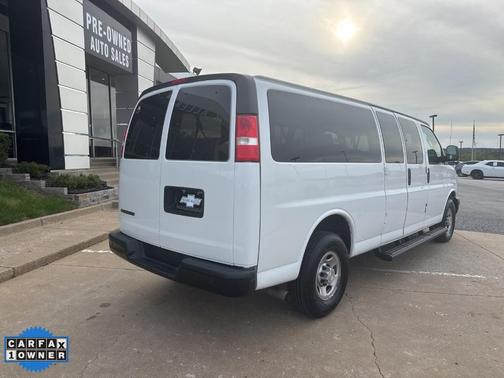 2022 Chevrolet Express 3500 LS