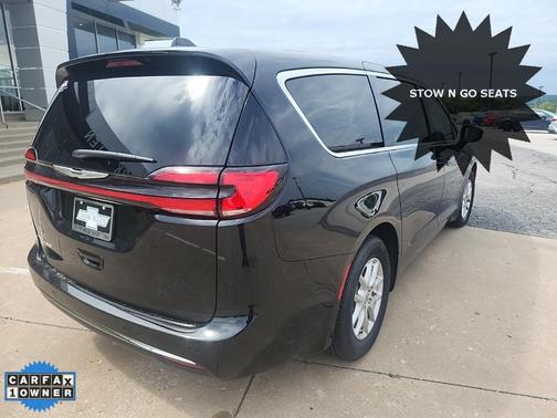 2025 Chrysler Pacifica Select