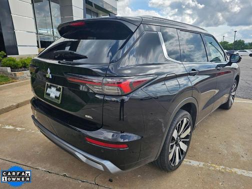 Labrador Black Pearl 2025 Mitsubishi Outlander SEL
