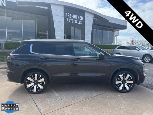 Labrador Black Pearl 2025 Mitsubishi Outlander SEL