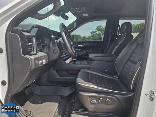Summit White 2023 GMC Sierra 1500 AT4X