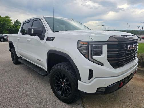 Summit White 2023 GMC Sierra 1500 AT4X