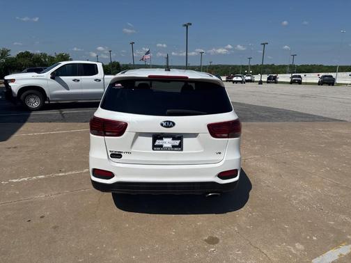 2020 Kia Sorento LX
